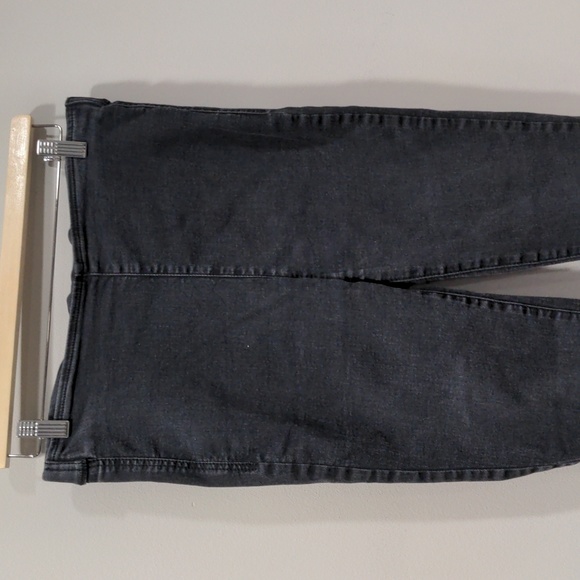 Free People Women's High Waisted Raw Hem Jeggings Size 31 Black Stretchy *Flaw* - Picture 2 of 8